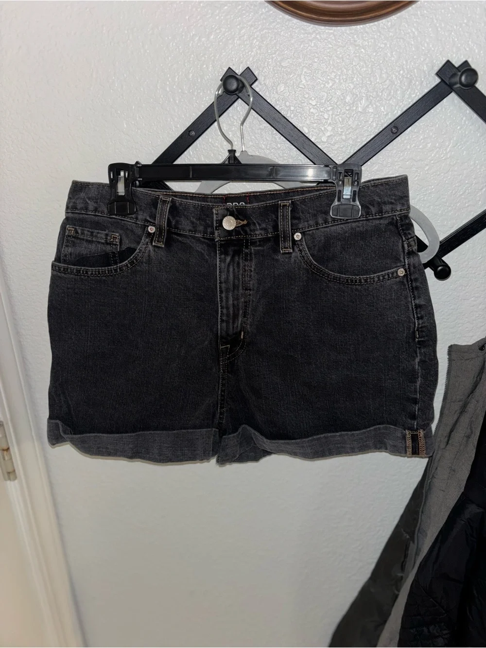 BDG Urban Outfitters Mom High Rise Denim Shorts Black Size 32 Womens - Picture 2 of 4